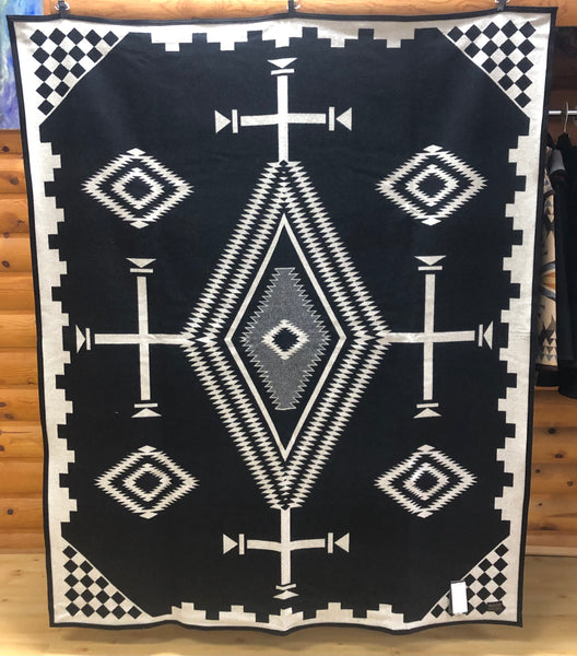 Pendleton® Los Ojos Blanket