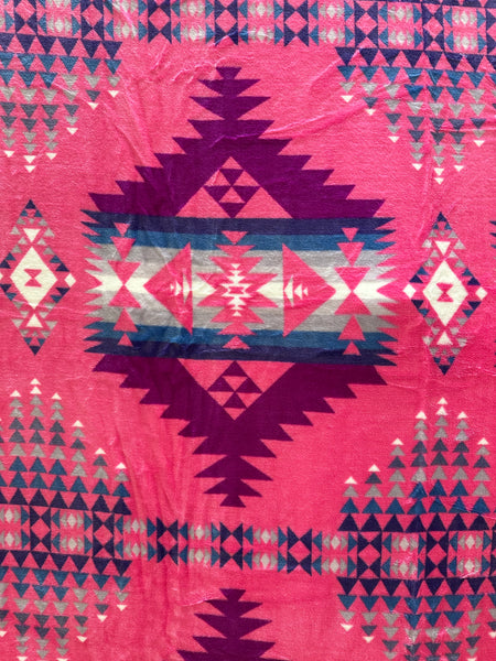 Western Trading, Extra Plush, Queen Reversible Fleece Blanket, Pink/Black