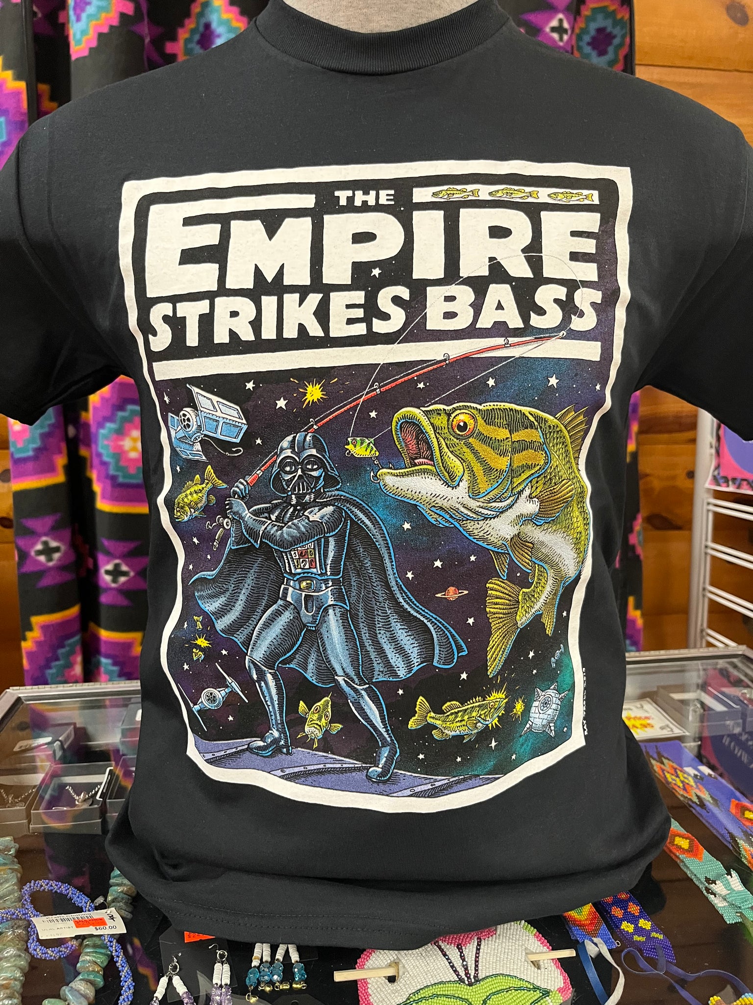 The Empire Strikes Bass, Tee