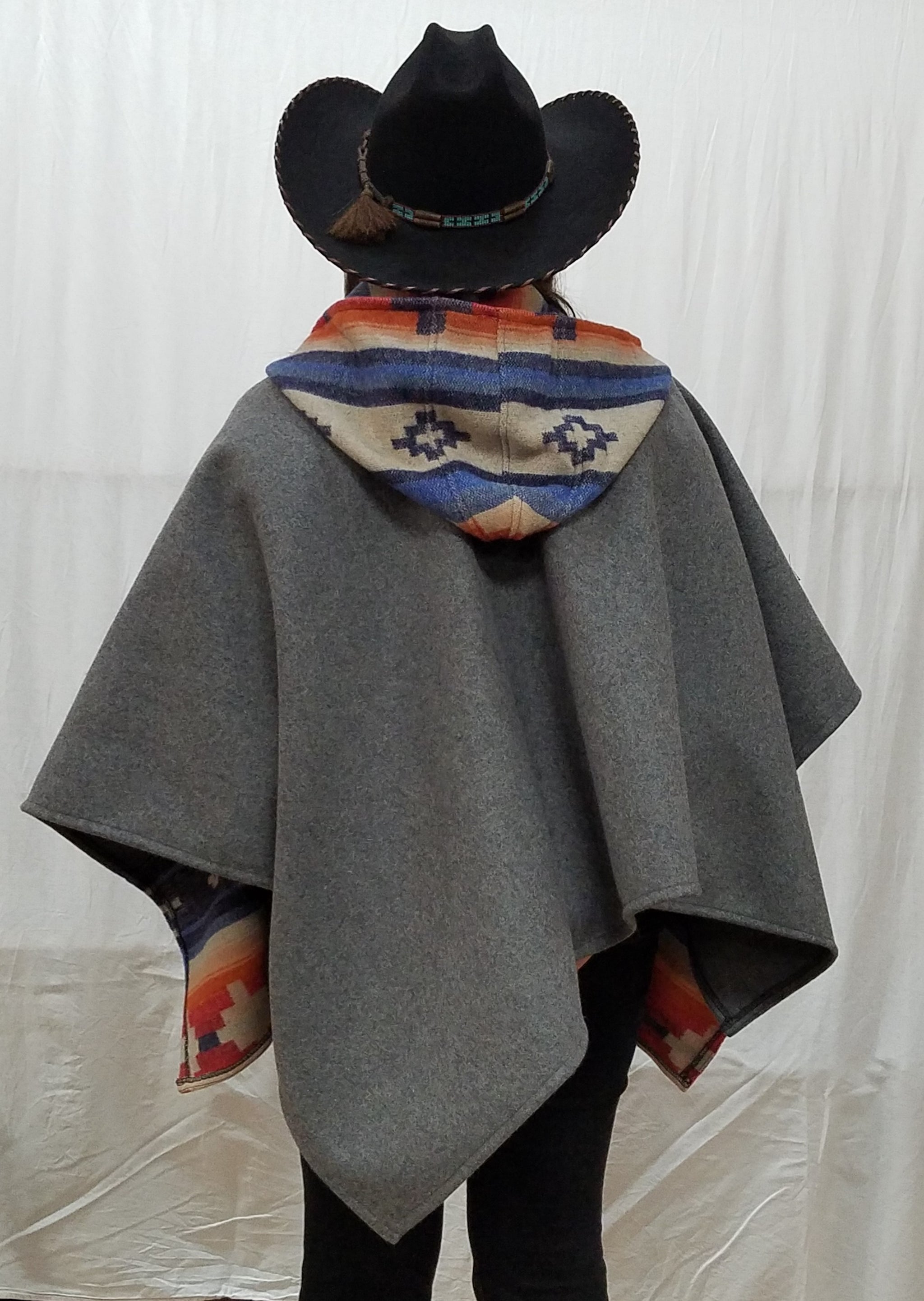 Kraff's Crystal Creek Hooded Poncho Gray – Kraffs Clothing